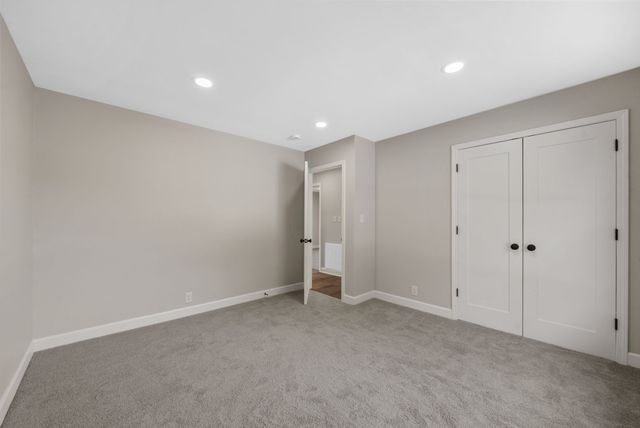 1345 Shallow Lake Cir, Hopkinsville, KY 42240