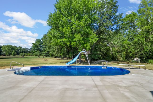 1345 Shallow Lake Cir, Hopkinsville, KY 42240