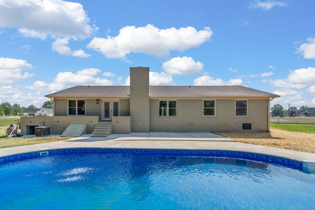 1345 Shallow Lake Cir, Hopkinsville, KY 42240