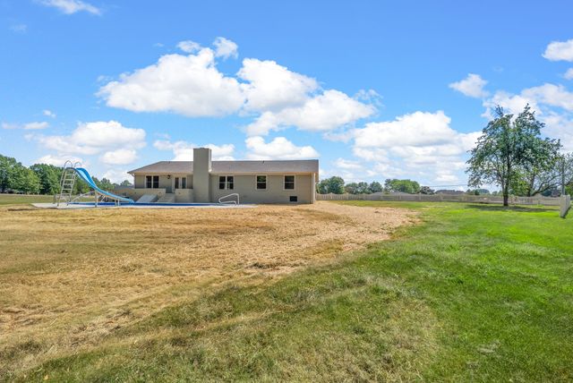 1345 Shallow Lake Cir, Hopkinsville, KY 42240