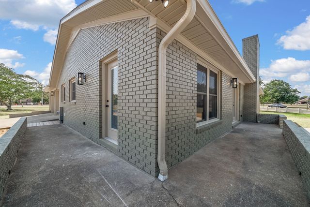 1345 Shallow Lake Cir, Hopkinsville, KY 42240