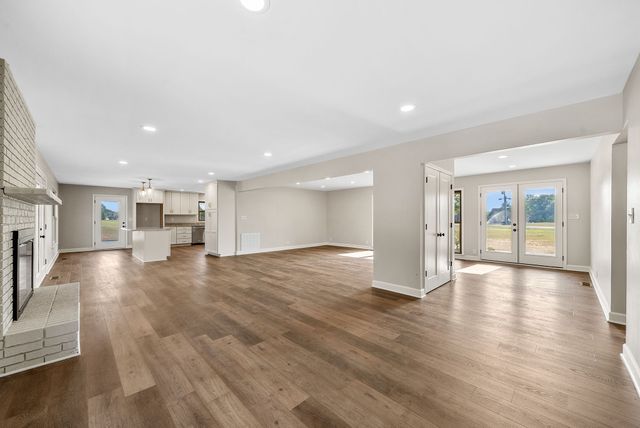 1345 Shallow Lake Cir, Hopkinsville, KY 42240