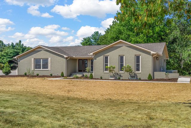 1345 Shallow Lake Cir, Hopkinsville, KY 42240