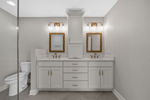 1345 Shallow Lake Cir, Hopkinsville, KY 42240