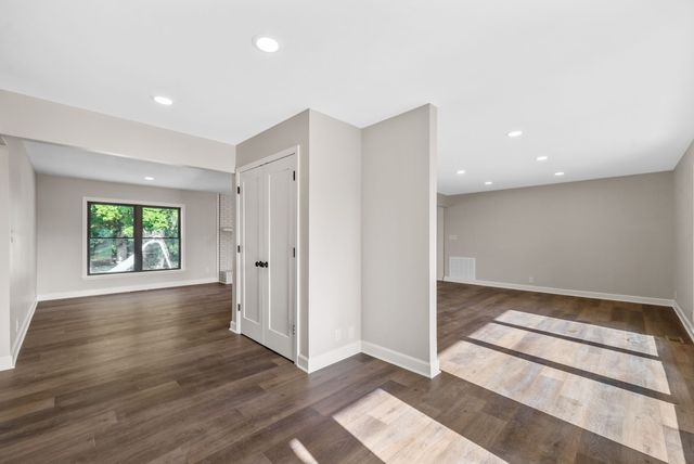 1345 Shallow Lake Cir, Hopkinsville, KY 42240