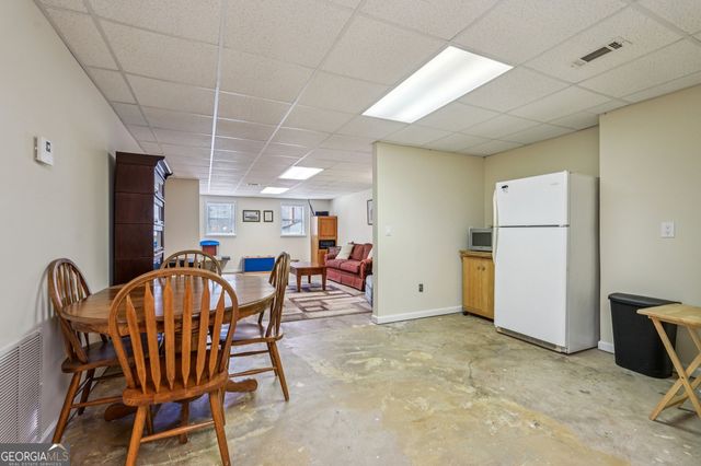 8 Tanglewood Road, Newnan, GA 30263