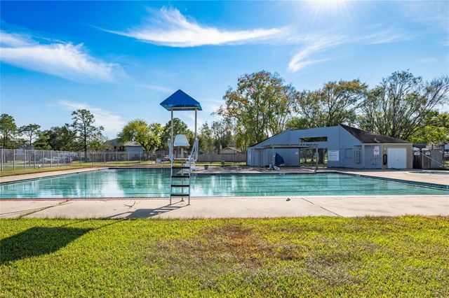 603 Chedworth Drive, Houston, TX 77062