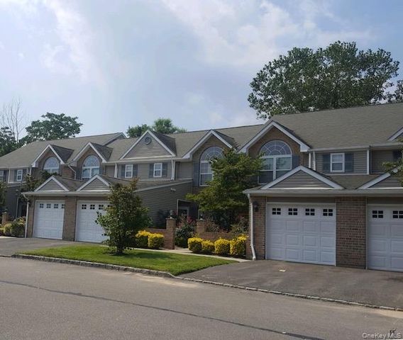 36 Horizon View Drive 36, Farmingville, NY 11738