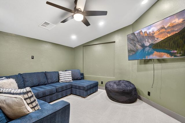 6932 E Pearl Street, Mesa, AZ 85207