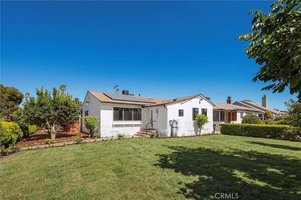 Image 1 of property listing at 5856 Halbrent Avenue, Sherman Oaks, CA 91411