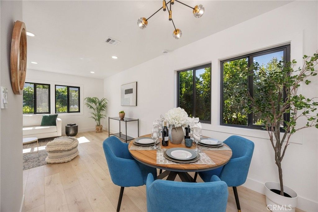 Image 6 of property listing at 5856 Halbrent Avenue, Sherman Oaks, CA 91411