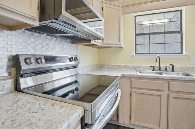 8231 Troubadour Way, Ooltewah, TN 37363