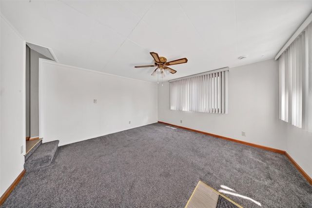 3105 Kenridge Terrace NE, Cedar Rapids, IA 52402