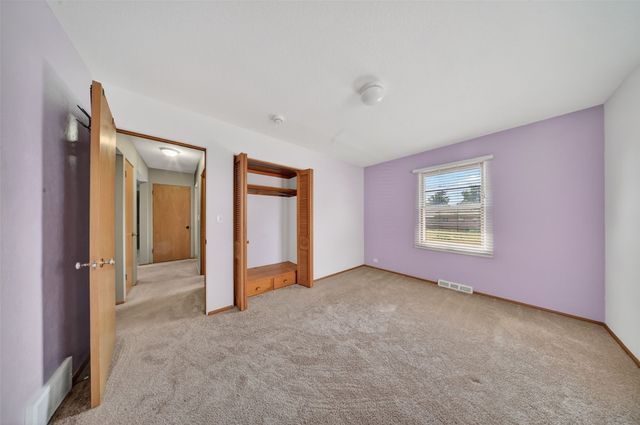 3105 Kenridge Terrace NE, Cedar Rapids, IA 52402