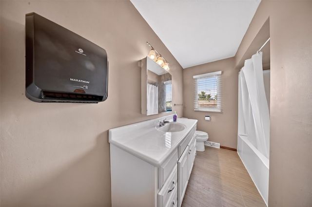 3105 Kenridge Terrace NE, Cedar Rapids, IA 52402