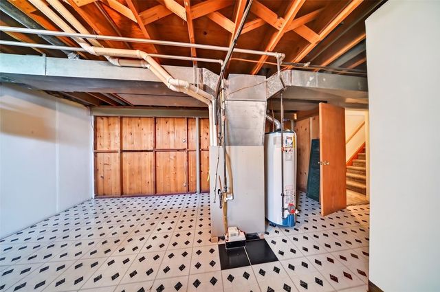 3105 Kenridge Terrace NE, Cedar Rapids, IA 52402