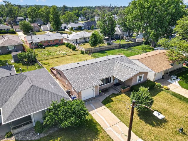 3105 Kenridge Terrace NE, Cedar Rapids, IA 52402