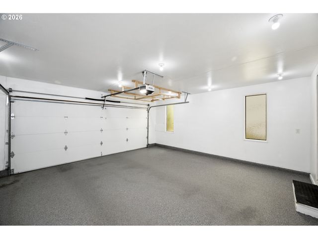 6090 Sw 68TH Ct, Portland, OR 97223