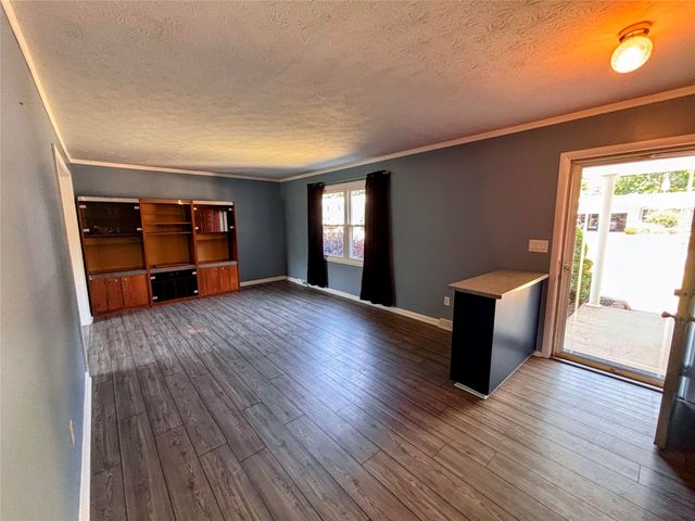 2708 PATIO Drive, Erie, PA 16506