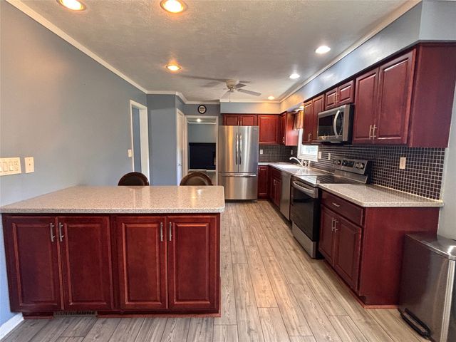 2708 PATIO Drive, Erie, PA 16506