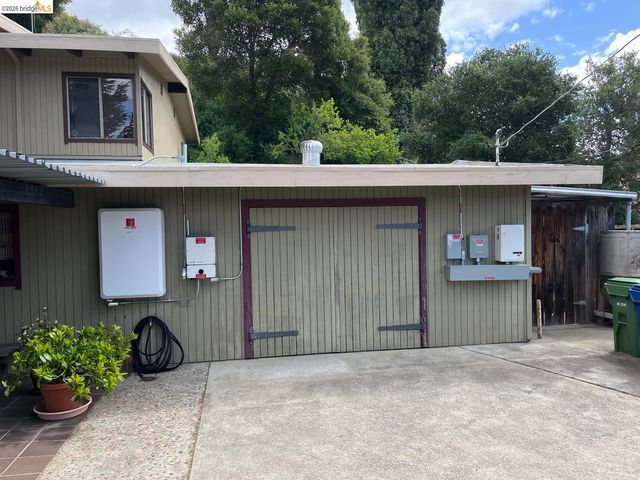 5284 Camino Alta Mira, Castro Valley, CA 94546