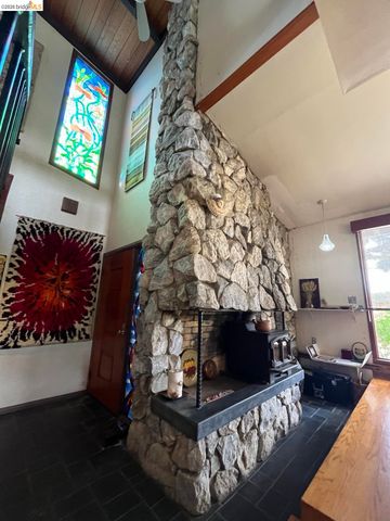 5284 Camino Alta Mira, Castro Valley, CA 94546