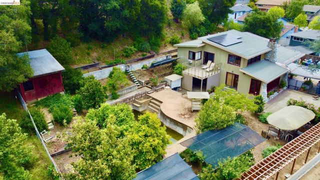 5284 Camino Alta Mira, Castro Valley, CA 94546