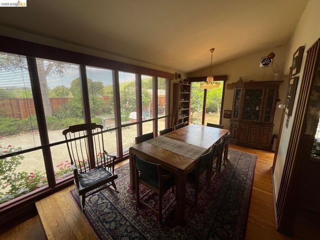 5284 Camino Alta Mira, Castro Valley, CA 94546