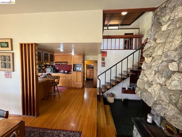 5284 Camino Alta Mira, Castro Valley, CA 94546