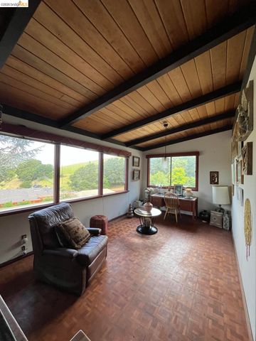 5284 Camino Alta Mira, Castro Valley, CA 94546
