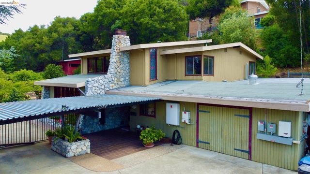 5284 Camino Alta Mira, Castro Valley, CA 94546