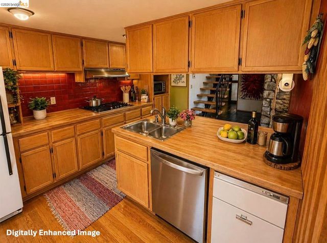 5284 Camino Alta Mira, Castro Valley, CA 94546