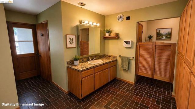 5284 Camino Alta Mira, Castro Valley, CA 94546
