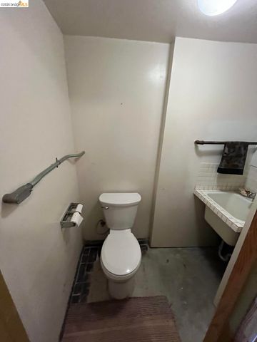 5284 Camino Alta Mira, Castro Valley, CA 94546