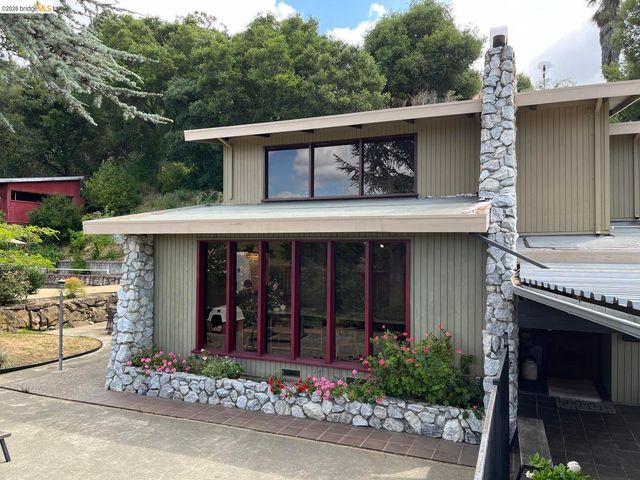 5284 Camino Alta Mira, Castro Valley, CA 94546