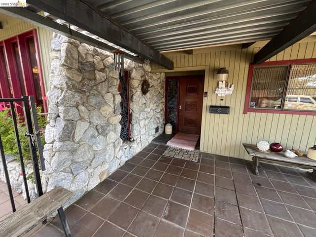 5284 Camino Alta Mira, Castro Valley, CA 94546
