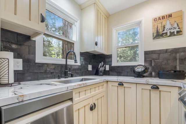 195 Elgin Road, Big Bear, CA 92315