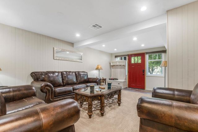 195 Elgin Road, Big Bear, CA 92315