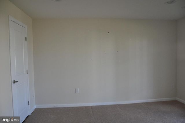 905 SUSAN CIR, North Wales, PA 19454