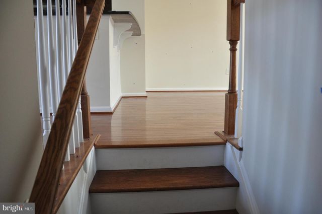 905 SUSAN CIR, North Wales, PA 19454
