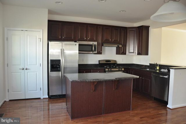 905 SUSAN CIR, North Wales, PA 19454