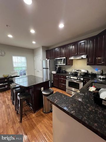 905 SUSAN CIR, North Wales, PA 19454
