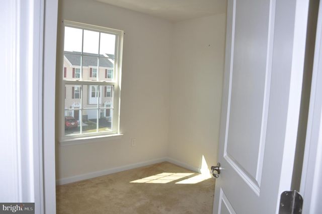 905 SUSAN CIR, North Wales, PA 19454