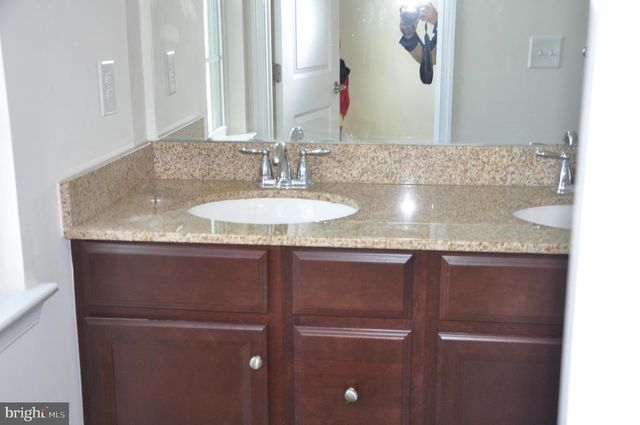 905 SUSAN CIR, North Wales, PA 19454