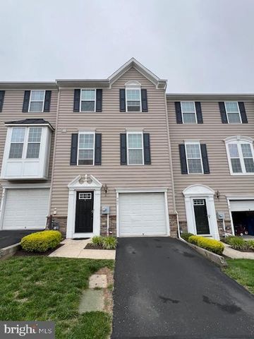 905 SUSAN CIR, North Wales, PA 19454