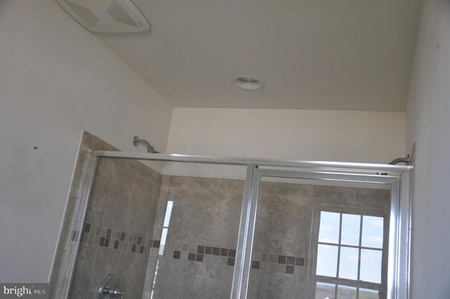 905 SUSAN CIR, North Wales, PA 19454