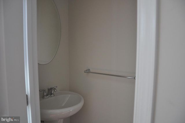 905 SUSAN CIR, North Wales, PA 19454