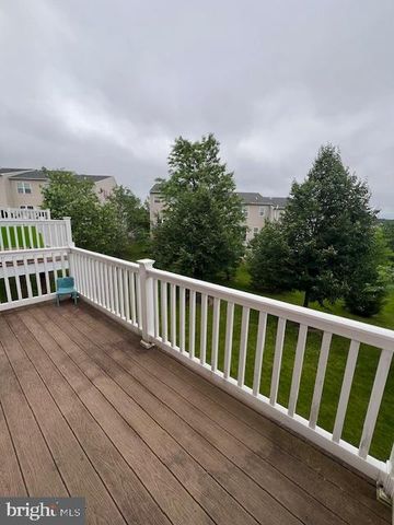 905 SUSAN CIR, North Wales, PA 19454