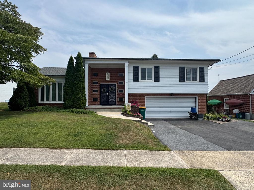 511 HAMILTON AVE, Waynesboro, PA 17268