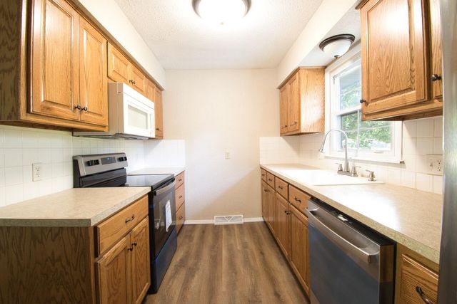 203 W King Drive, Willard, MO 65781